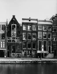 Die firma berghaus schenkte den gebäudekomplex prinsengracht 263 dem anne frank haus, dass das haus erhalten werden konnte. Die Geschichte Des Hinterhauses Anne Frank Haus