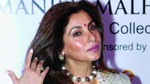She was born to father chunnibhai kapadia her mother name is betty kapadia. Dimple Kapadia Set To Feature In Christopher Nolan S Next Details Inside