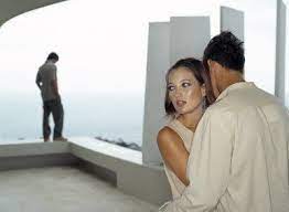 Atunci nu te panica si nu incerca sa afli adevarul de la el. Femeia Adulterina Semne Clare Ca Iubita Te Inseala