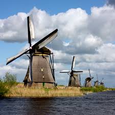 Locals say limits needed to save character of kinderdijk and its 18th century windmills. Windmills At Kinderdijk Wikipedia