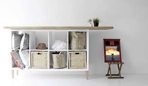 Il suffit d'ajouter 4 pieds au meuble, et de le fixer au mur pour éviter ici on intègre 2 kallax dans une combinaison de dressing pour créer des rangements en un claquement de doigts! Customisez Votre Etagere Ikea Kallax Avec Des Pieds Deco