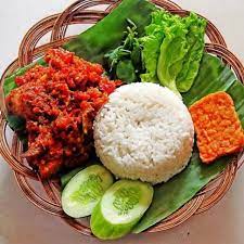ˈrɛisttaːfəl ()), a dutch word that literally translates to rice table, is an indonesian elaborate meal adapted by the dutch following the hidang presentation of nasi padang from the padang region of west sumatra. Nasi Ayam Geprek Shopee Indonesia