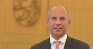 Hessen richtet Beauftragten für Verfolgung queerfeindlicher Straftaten ein 