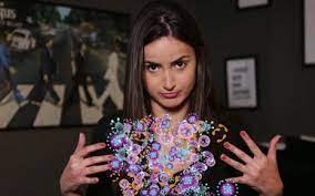 Mais recentes >>> asia de volta ao mapa >>> outros cantos, de maria valéria rezende >>> micronarrativa e pornografia >>> robinson shiba do china in box >>> literatura falada (ou: Na Tv Empresario De 15 Anos Passa Cantada Na Filha De Investidor Noticias Da Tv