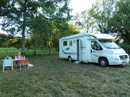 Gilberte et josette seront heureuses de vous accueillir en châtaigneraie cantalienne. Une Nuitee A La Ferme A Salers Cantal Une Adresse France Passion Endroit Agreable Mais Probablement Pas Facile A Stationner So Camping Camping Car Salers
