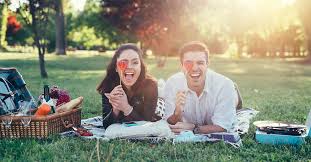 Photoshoot poses for husband and wife. Couple Photo Poses 7 Romantic Ideas The Motif Blog
