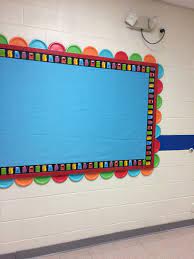 Paper Plate Border For Around Frame Of A Bulletin Board 2019 Paper Ideas Bulletin Boards Classroom Decor Bulletin Board Borders School Kids Crafts