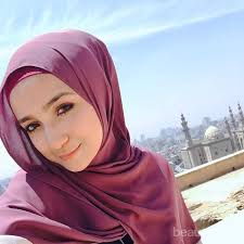 Keren tapi tetap sopan ini 9 pose foto candid buat cewek. Cantik Banget Ini Dia 5 Selebgram Berhijab Malaysia Yang Menginspirasi