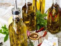 Le Vinaigre De Cidre Fait Partie De Ces Produits Que L On Peut Facilement Faire Soi Meme Et Si Je Vous Recettes De Cuisine Cidre De Pomme Cuisine Et Boissons