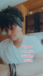 Scopri il Caldo Uccellino di Nonna con Heidi