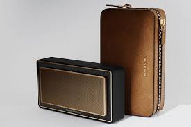 Bowers & wilkins estimates the t7 has a battery life of roughly 18 hours, but your results will vary depending on how loudly you play your tunes. Bowers Wilkins X Burberry T7 Gold Edition Speaker Clad