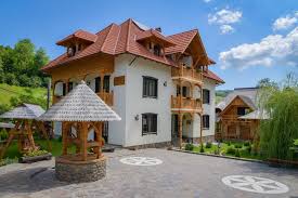 Noi va putem oferi pachete turistice cu serviciile de masa incluse iar ca modalitate de plata puteți folosii vouchere de vacanta. Top 20 De Pensiuni De Poveste Din Romania Unde SÄ Te Duci Cu Voucherele De VacanÈÄ