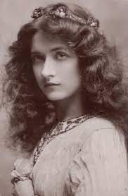 30 Beautiful Portraits Of Maude Fealy From The Early 1900s Vintage Portraits Vintage Photography Vintage Photos