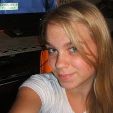 Ariel Puckett's Instagram, Twitter & Facebook