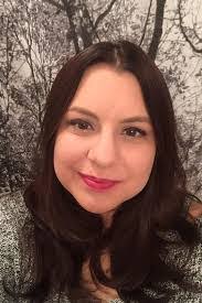 Jennifer Woodside's Instagram, Twitter & Facebook