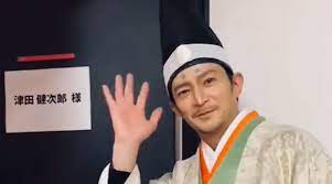 津田健次郎の父親・母親・兄弟の家族情報！オカンは女優だった？ さん