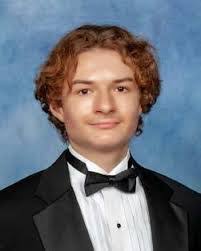 Holly Elicker's Instagram, Twitter & Facebook