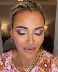 Todays look I used Eyeshadows: Taylor, Whiney Rose, Abigail, Aminta and  hint of Boy Crazy