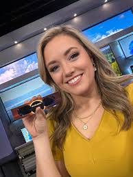 Jackie Layer's Instagram, Twitter & Facebook