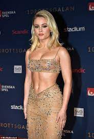 Listen to music from zara larsson like lush life, ruin my life & more. Zara Larsson Shows Off Her Incredible Physique At The Swedish Sports Awards Express Digest