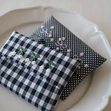 little christmas market 伊勢丹新宿店 本館6階 12 13 25 2017 isetan shinjuku baby and kids クリスマスのギフトにも 持っているだけで嬉しくなるような可愛らしい刺繍 instagram posts floral embroidery