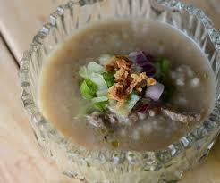 Sarapan pagi ini, kamu dapat coba praktik resep bubur ikan kakap pakai bunga kecombrang. Resepi Bubur Nasi Ikan Bilis Mudah