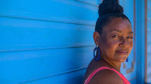 La mujer que sorprendió a Barú con un libro que rescata la cultura popular  y su historia personal