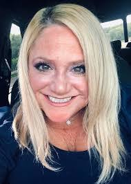 Kerri Costa's Instagram, Twitter & Facebook