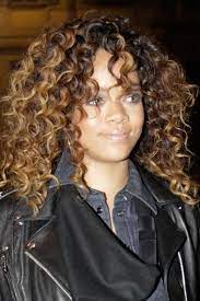 African American Curly Hairstyles From Rihanna Hairstyles Weekly Curly Hair Styles Curly Hair African American Rihanna Hairstyles