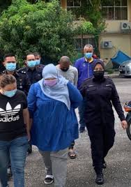 Mangsa berasal dari kerling dalam perjalanan ketempat kerja di kuala kubu bharu dipercayai terbabas dan mengalami kecederaan serius. Warga Nigeria Didakwa Tipu Guru Besar Melibatkan Pemindahan Rm141 262 Utusan Digital