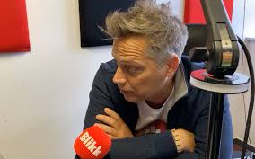 Harsányi nándor (2009) harsányi lilla (2014) foglalkozása: Harsanyi Levente Abba Akartak Hagyatni Velem A Reggeli Radiozast Szerencsere Nem Sikerult Blikk