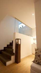 Finde Moderner Flur Diele Treppenhaus Designs Haus M Entdecke Die Schonsten Bilder Zur Inspiration Fur Die Gestaltung De Treppe Haus Haus Design Architekt