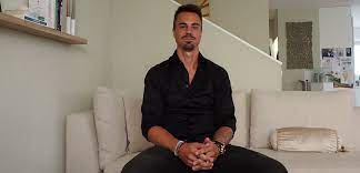 Goalkeeper who joined vfl wolfsburg in 2008 and became a member of the swiss national team in 2006. Diego Benaglio Tritt Als Fussballprofi Ab Sportlifeone