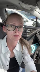 sittinginlimbo (@elizabeth.gooch)’s videos with original sound