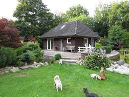 kleines hundefreundliches ferienhaus im wald grundstuck 2500m mit zaun