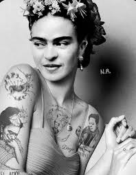 Ci sono alcuni che nascono con una stella e ad altri si è schiantata, e  anche se tu non lo credi, io sono stellatamente schiantatissima… Frida  Kahlo by Nanna Rella.