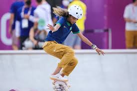 A atleta de apenas 13 anos é uma das favoritas para conquistar o ouro olímpico no skate feminino.apelidada de fadinha do skate, a competidora maranhens Magia De Prata Rayssa Leal A Fadinha Faz Historia Em Toquio E Fica Em 2Âº No Skate Street Jovem Pan