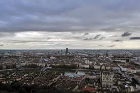 De 5, 7, 8 et 15 jours pour la commune lyon. Meteo Lyon Des Eclaircies Et Quelques Averses Ce Week End