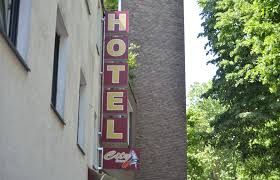 So when it comes to booking the perfect hotel, vacation rental, resort, apartment, guest house, or tree house, we've got you covered. City Inn In Koln Hotel De
