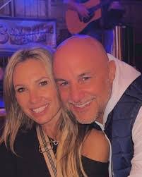 Mark Chenoweth's Instagram, Twitter & Facebook