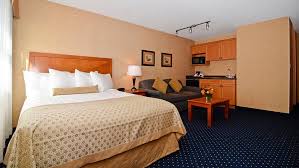 Search 450 000 hotels 220 countries and 120 currencies. One Queen Bedroom With Kitchenette Best Western Plus Langley