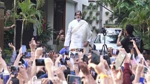 Amitabh Bachchan Applauds Workers For Cleaning Outside Jalsa Hence, it is no longer surprise why he owns this expensive house. since independence