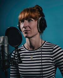 Ich habe schon oft mit Teresa zusammengearbeitet und kann sie nur wärmstens  empfehlen. Professionell, zuverlässig und humorvoll. Also nutzt die Chance! 