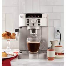 Delonghi Magnifica Xs Compact Fully Automatic Black And Silver Espresso Machine And Cappuccino Maker Ecam22110sb The Home Depot Espresso Machine Italian Espresso Machine Cappuccino Maker