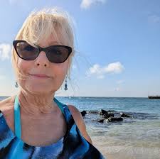 Je contemple la mer 🌊 à perte de vue, en jetant un dernier regard, sur mon  année 2024 et tout ce qu'elle m'a fait vivre et apporté. Gratitude. chers  amis et lecteurs,