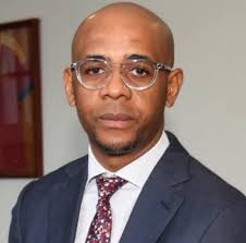 A lot seem to be mixing things up or just love to share without ever  verifying. This is who he actually is. He is Namibian. Read: This is  Alejandro Cooper Wind, a