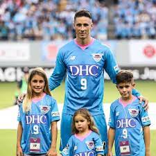 Fernando Torres With His Children Sagan Tosu Nino Torres Fernando Torres Atletico De Madrid