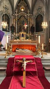 Die kirche feiert keinen gottesdienst aus trauer über den tod jesu. 20 April 2019 Karsamstag Blumendeko