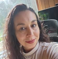 Kim Rucks's Instagram, Twitter & Facebook