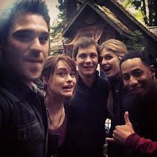 Cast Of Percy Jackson Sea Of Monsters Omgs Such A Cute Pic Percy Jackson Movie Percy Jackson Characters Percy Jackson